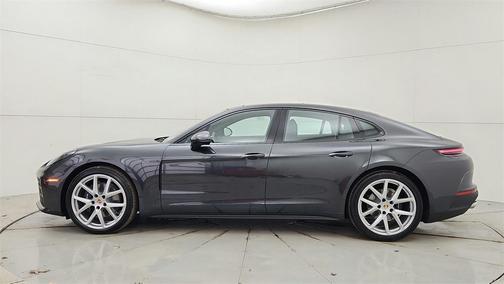 2025 Porsche Panamera 4