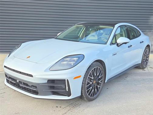 2025 Porsche Panamera 4