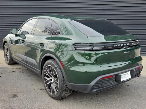 2025 Porsche Macan Base