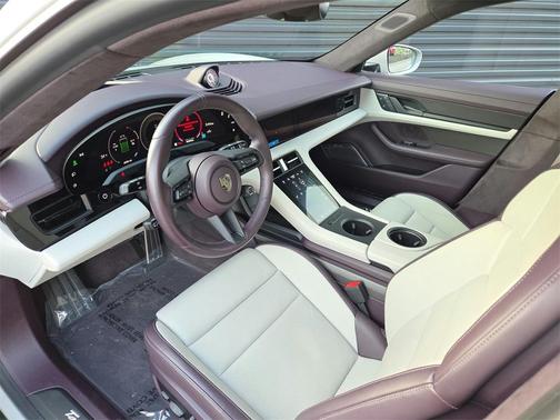 2025 Porsche Taycan Turbo S