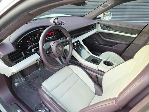 2025 Porsche Taycan Turbo S