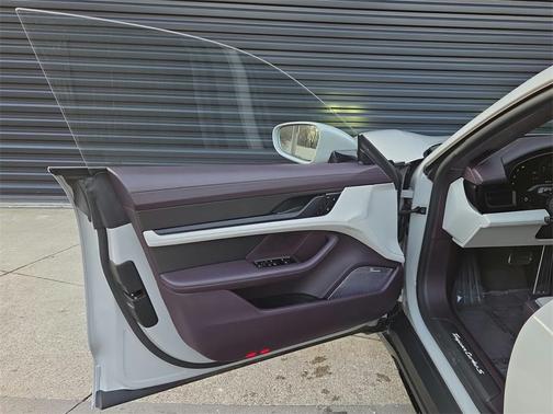 2025 Porsche Taycan Turbo S