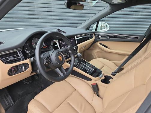 2023 Porsche Macan S