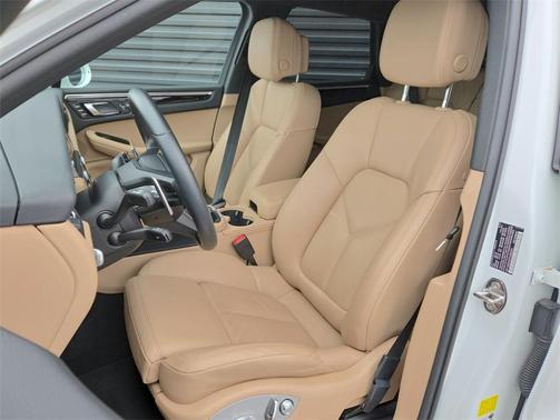 2023 Porsche Macan S