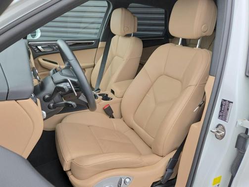 2023 Porsche Macan S