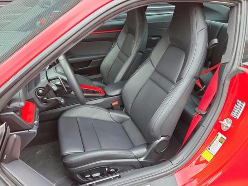 2025 Porsche 911 Carrera