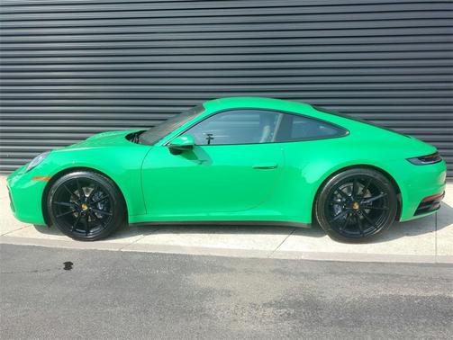 2022 Porsche 911 Carrera