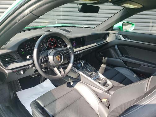 2022 Porsche 911 Carrera