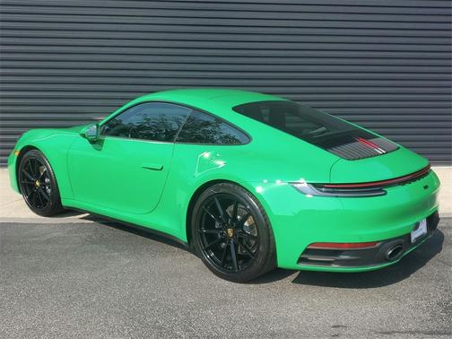 2022 Porsche 911 Carrera