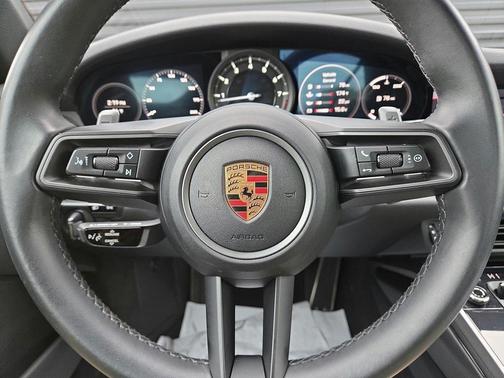 2020 Porsche 911 Carrera