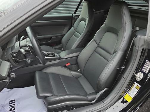 2020 Porsche 911 Carrera