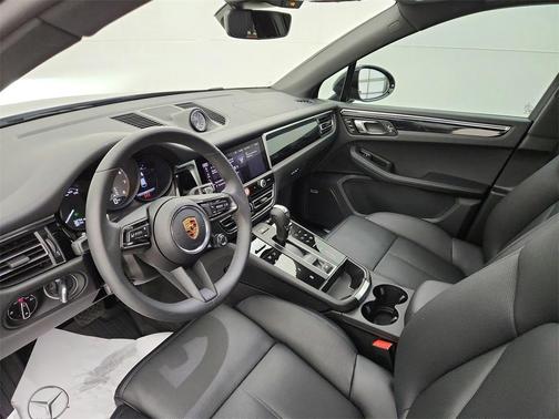 2025 Porsche Macan S