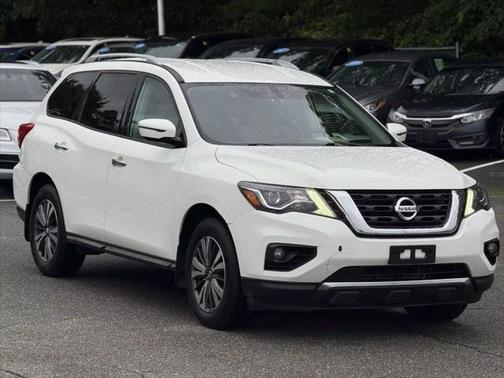 2017 Nissan Pathfinder SV