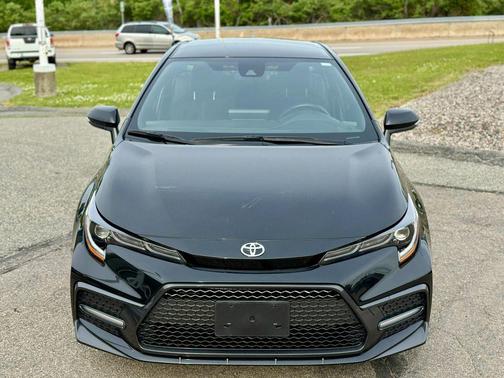 Black Sand Pearl 2022 Toyota Corolla SE