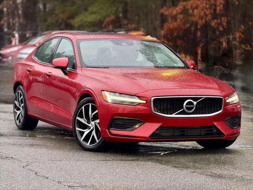 2020 Volvo S60 T5 Momentum