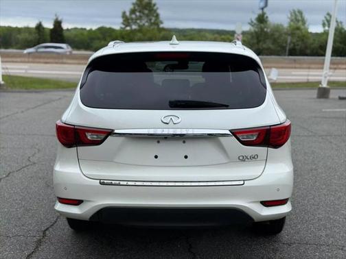 2017 INFINITI QX60 Base