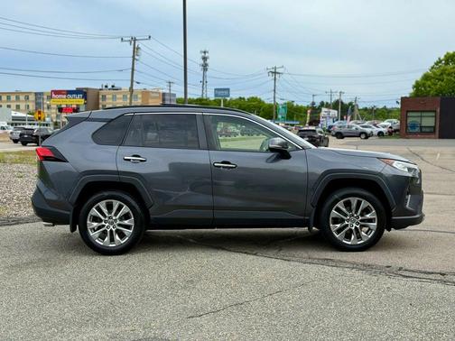 Magnetic Gray Metallic 2019 Toyota RAV4 Limited