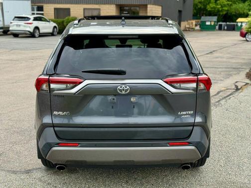 Magnetic Gray Metallic 2019 Toyota RAV4 Limited