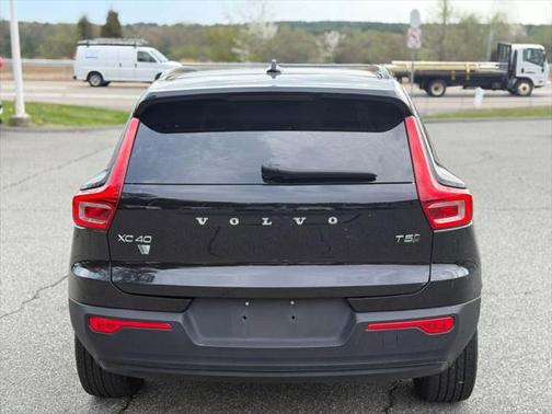 2021 Volvo XC40 T5 R-Design