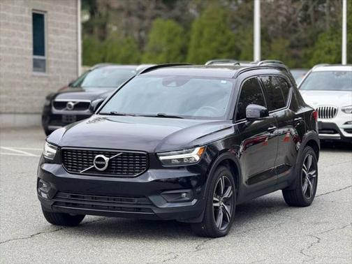2021 Volvo XC40 T5 R-Design