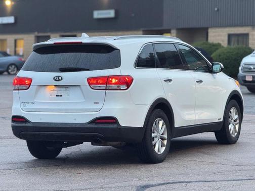 2016 Kia Sorento LX