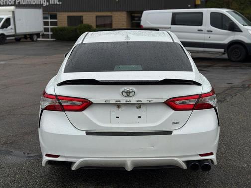 Super White 2020 Toyota Camry SE