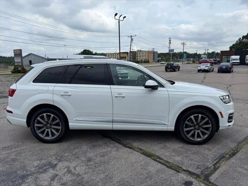 2019 Audi Q7 55 Premium Plus