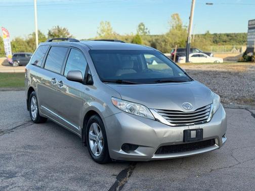 2015 Toyota Sienna LE