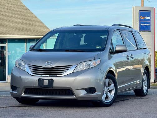 2015 Toyota Sienna LE