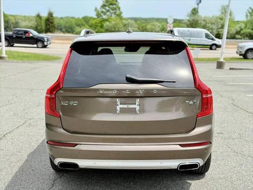 2016 Volvo XC90 T6 Momentum