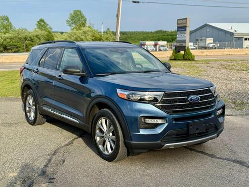 Blue Metallic 2020 Ford Explorer XLT