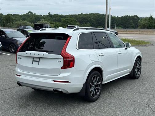 2017 Volvo XC90 T6 Momentum
