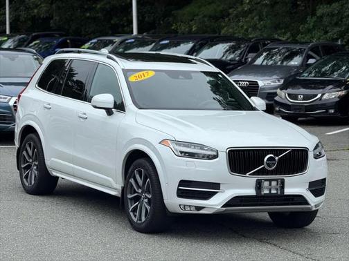 2017 Volvo XC90 T6 Momentum