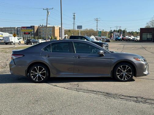 Predawn Gray Mica 2018 Toyota Camry SE