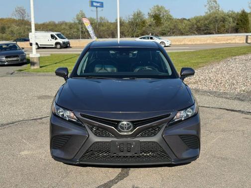Predawn Gray Mica 2018 Toyota Camry SE