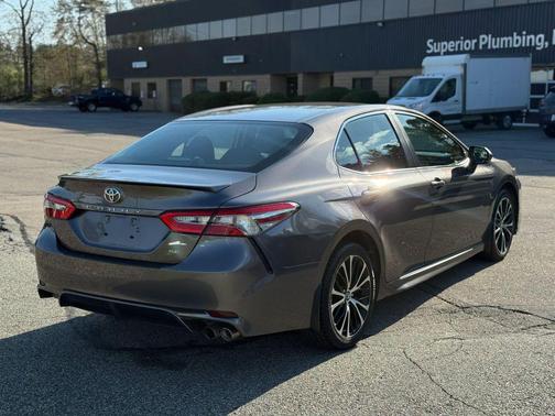 Predawn Gray Mica 2018 Toyota Camry SE