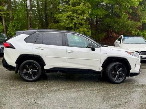 2021 Toyota RAV4 Hybrid SE