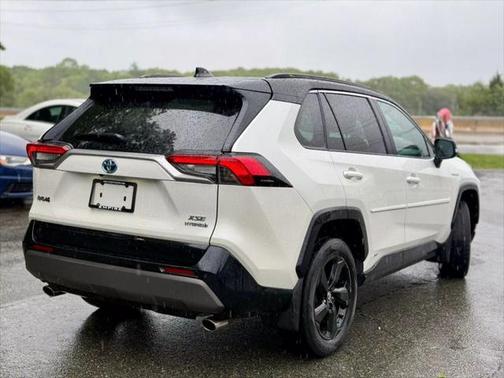 2021 Toyota RAV4 Hybrid SE