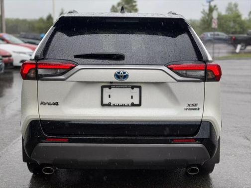 2021 Toyota RAV4 Hybrid SE