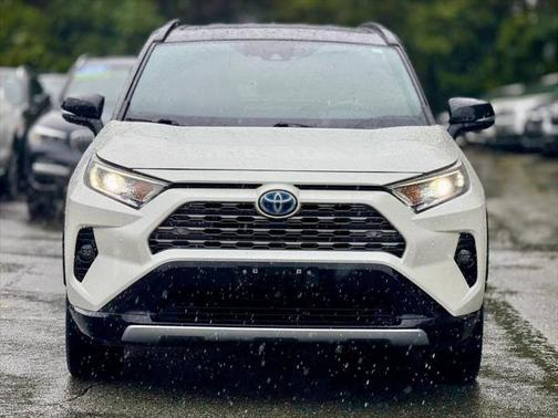 2021 Toyota RAV4 Hybrid SE