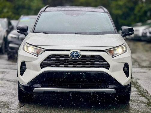 2021 Toyota RAV4 Hybrid SE