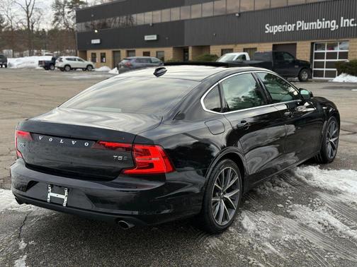 2018 Volvo S90 T5 Momentum