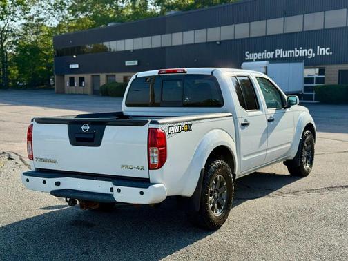 Glacier White 2018 Nissan Frontier PRO-4X