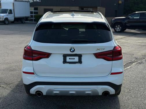 White 2018 BMW X3 xDrive30i