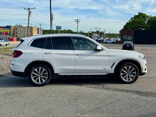 White 2018 BMW X3 xDrive30i