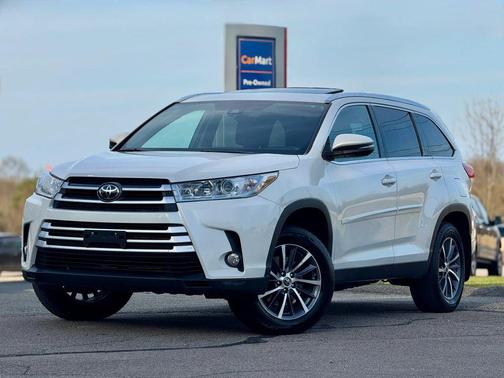 Blizzard Pearl 2019 Toyota Highlander XLE