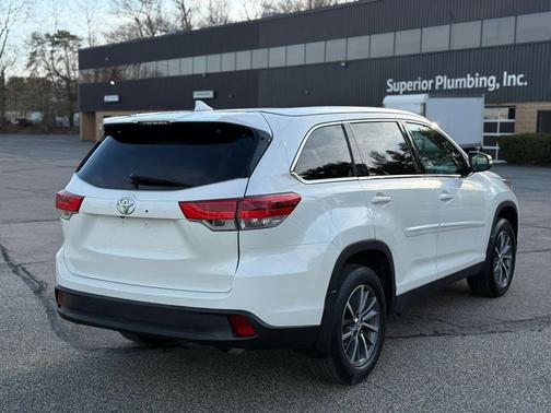 Blizzard Pearl 2019 Toyota Highlander XLE