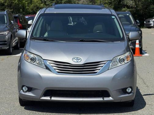 2017 Toyota Sienna XLE Premium