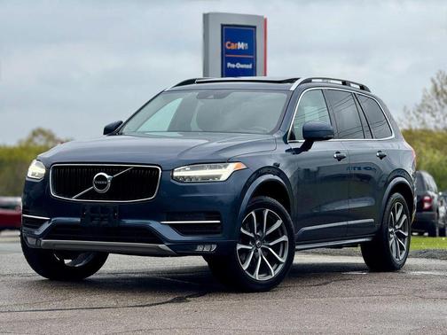 Blue 2019 Volvo XC90 T5 Momentum