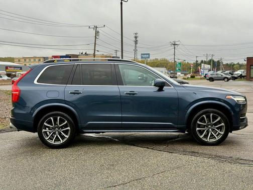 Blue 2019 Volvo XC90 T5 Momentum